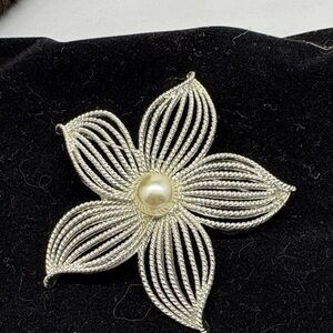 Sarah Cov Elegant Silver Flower Brooch